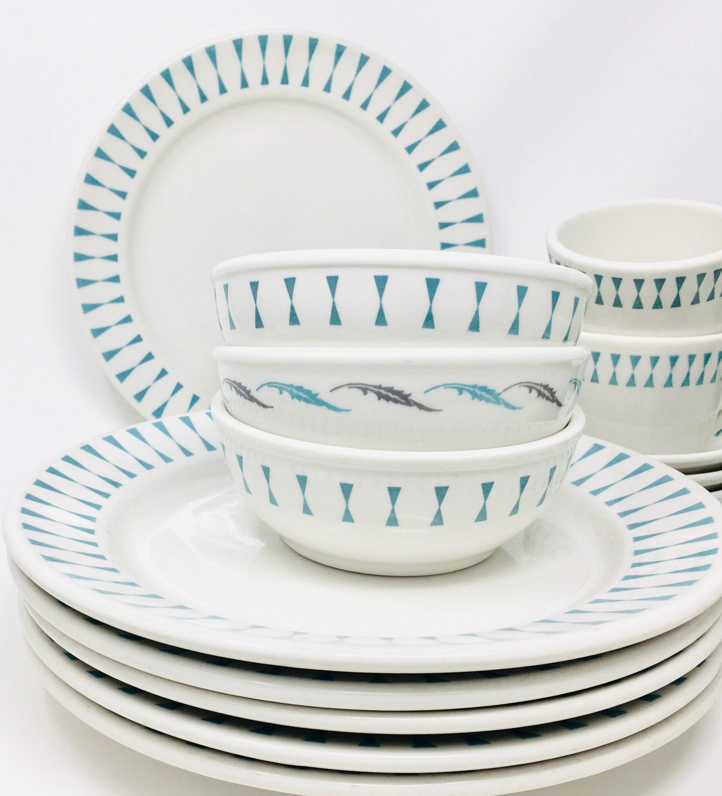 Homer Laughlin, Large Dinner Plate, Turquoise Bow Tie, Restaurant Ware,  HLC Best China, 1965