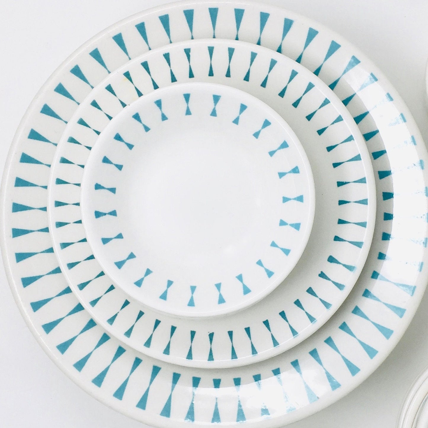 Homer Laughlin, Large Dinner Plate, Turquoise Bow Tie, Restaurant Ware,  HLC Best China, 1965