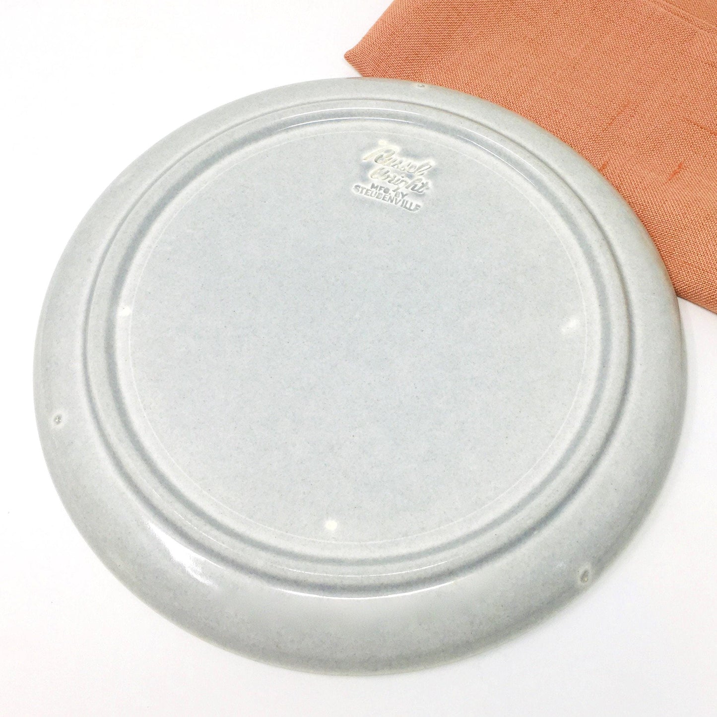 Russel Wright American Modern | Dinner Plate Granite Gray | Steubenville Pottery, 1939-1959